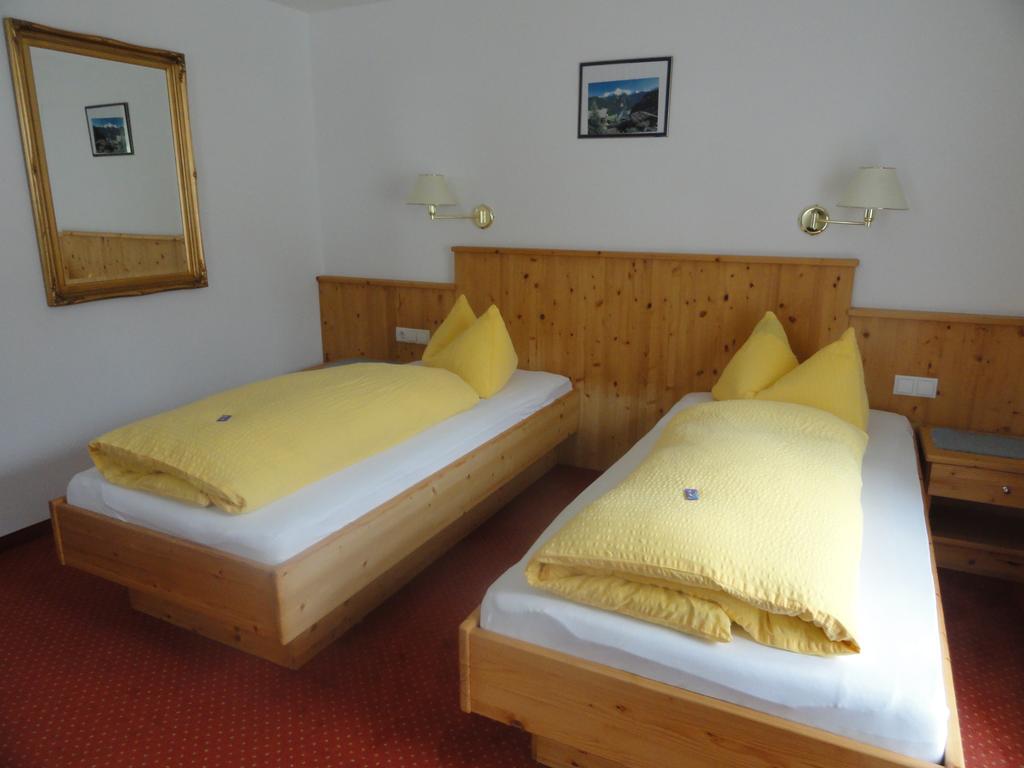 Hotel Traube Sankt Gallenkirch Room photo