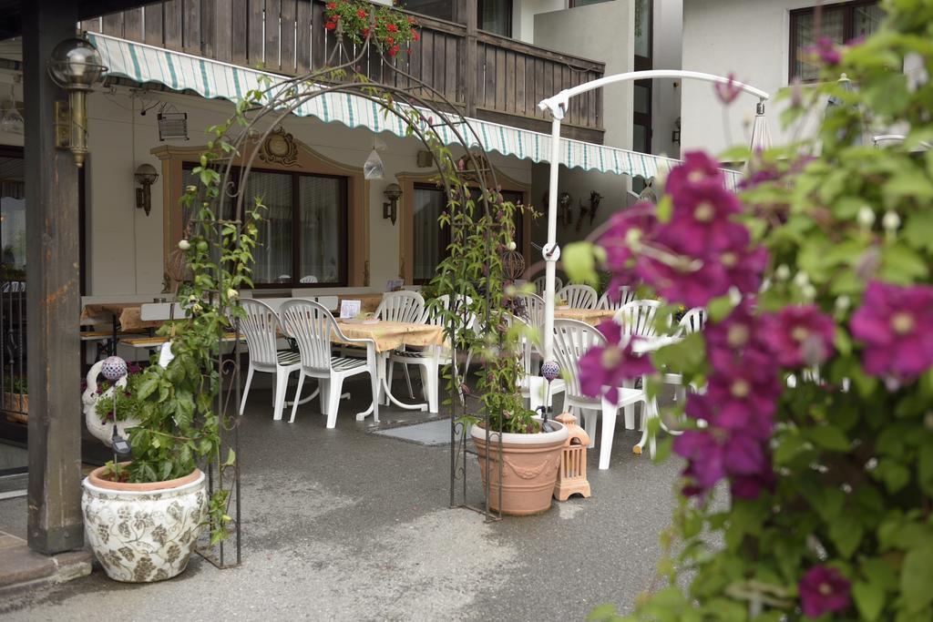 Hotel Traube Sankt Gallenkirch Exterior photo